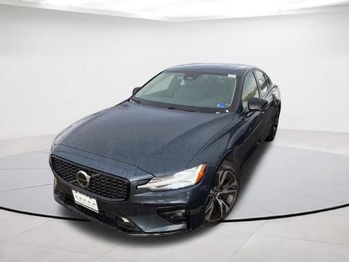 2025 Volvo S60 B5 Plus