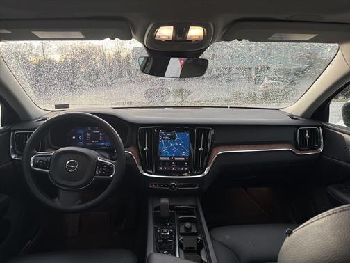 2025 Volvo S60 B5 Plus