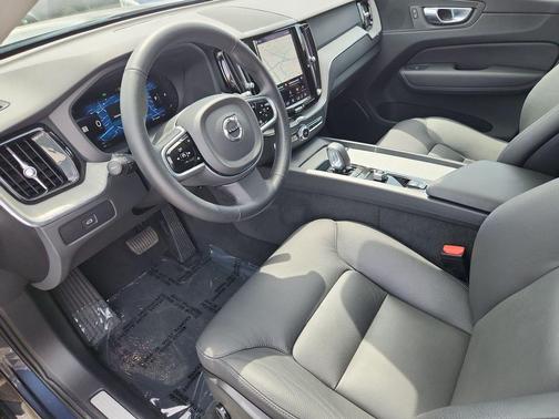 Denim Blue Metallic 2025 Volvo XC60 B5 Plus