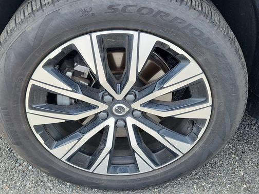 Denim Blue Metallic 2025 Volvo XC60 B5 Plus