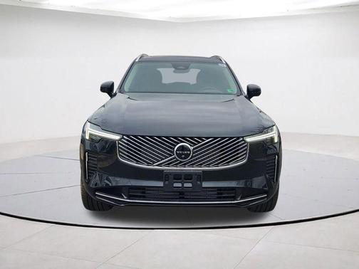 Onyx Black Metallic 2026 Volvo XC90 Plug-In Hybrid T8 Ultra 7-Seater