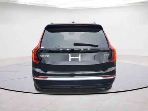 Onyx Black Metallic 2026 Volvo XC90 Plug-In Hybrid T8 Ultra 7-Seater