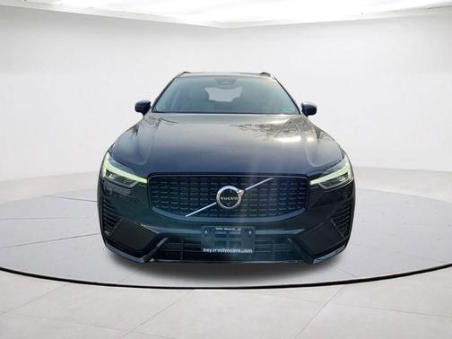 Onyx Black Metallic 2025 Volvo XC60 Plug-In Hybrid T8 Plus