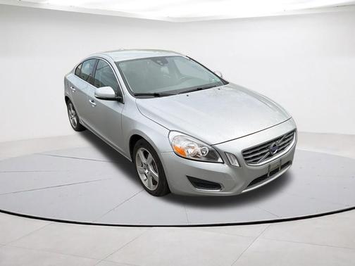 Silver 2012 Volvo S60 T5