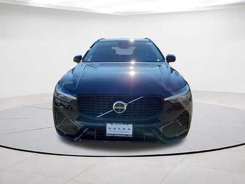 2025 Volvo XC60 Plus