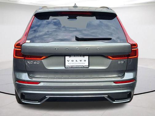 Forest Green 2026 Volvo XC60 B5 Plus