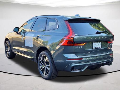 Forest Green 2026 Volvo XC60 B5 Plus