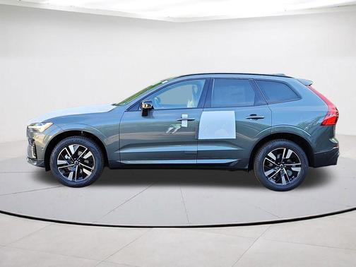 Forest Green 2026 Volvo XC60 B5 Plus