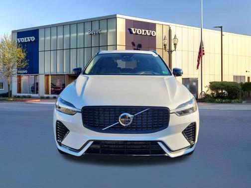 2025 Volvo XC60 B5 Plus