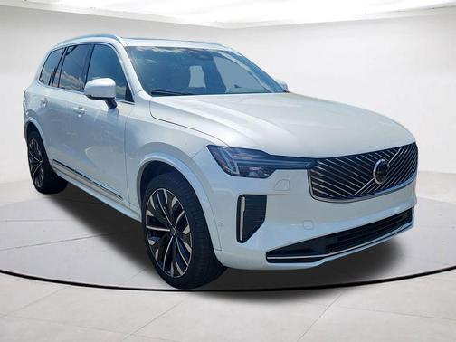 Crystal White 2025 Volvo XC90 B6 Plus 7-Seater