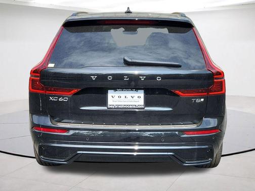 Onyx Black Metallic 2026 Volvo XC60 Plug-In Hybrid T8 Plus