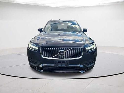 2022 Volvo XC90 T6 AWD Momentum 7 Seater