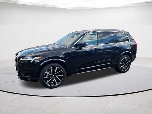 2022 Volvo XC90 T6 AWD Momentum 7 Seater