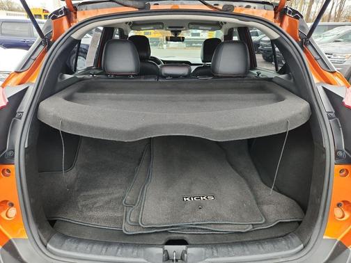 Monarch Orange / Super Black 2020 Nissan Kicks SR