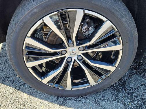 Gray Metallic 2024 Volvo XC60 B5 Plus Dark Theme