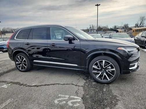 2023 Volvo XC90 Plus