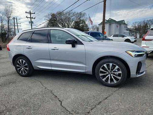 2025 Volvo XC60 Plus