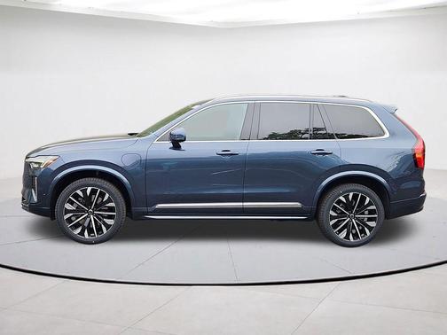 Denim Blue Metallic 2026 Volvo XC90 Plug-In Hybrid T8 Ultra 6-Seater