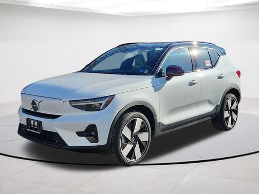 Crystal White Pearl 2026 Volvo EX40 Single Motor Extended Range Plus