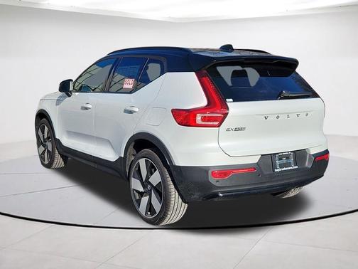 Crystal White Pearl 2026 Volvo EX40 Single Motor Extended Range Plus