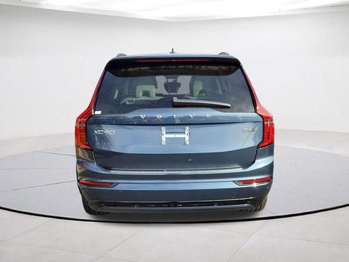 Denim Blue Metallic 2026 Volvo XC90 B6 Ultra Dark Theme 7-Seater