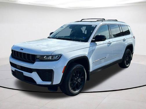 Bright White Clearcoat 2026 Jeep Grand Cherokee L Laredo