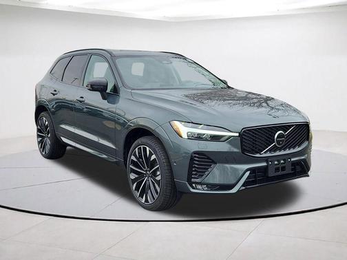 Forest Green 2026 Volvo XC60 B5 Ultra