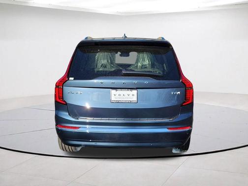 Denim Blue Metallic 2026 Volvo XC90 Plug-In Hybrid T8 Ultra 7-Seater