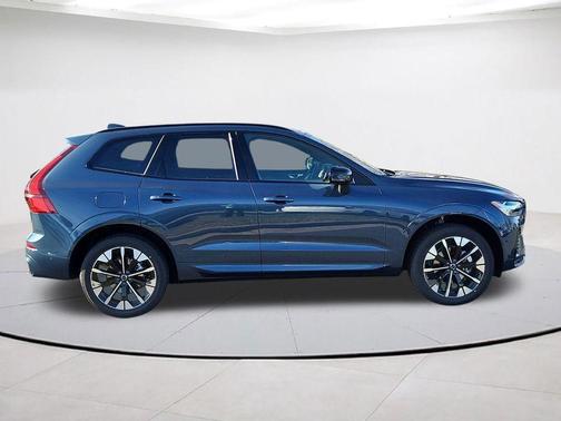 Denim Blue Metallic 2026 Volvo XC60 B5 Plus