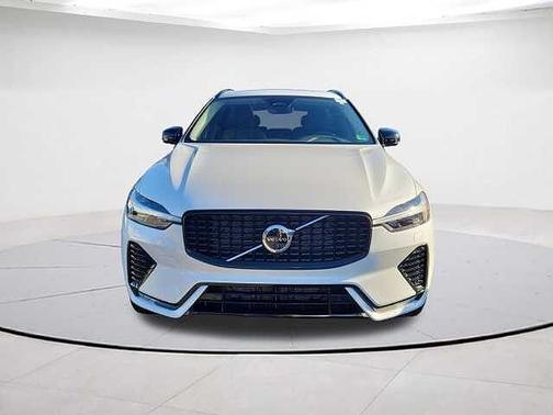 2025 Volvo XC60 Plus