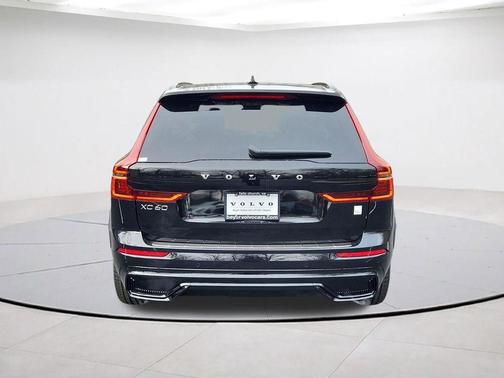 Onyx Black Metallic 2026 Volvo XC60 Plug-In Hybrid T8 Polestar Engineered