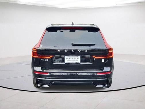 Onyx Black Metallic 2026 Volvo XC60 Plug-In Hybrid T8 Polestar Engineered