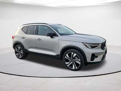2023 Volvo XC40 Plus