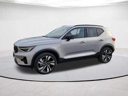 2023 Volvo XC40 Plus