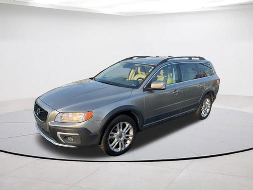 Sea Shell Metallic 2016 Volvo XC70 T5 Drive-E Premier