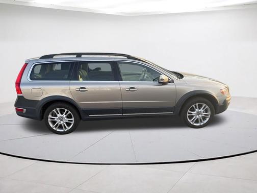 Sea Shell Metallic 2016 Volvo XC70 T5 Drive-E Premier