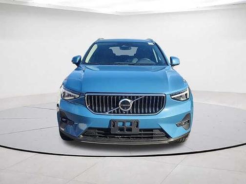 2025 Volvo XC40 Plus