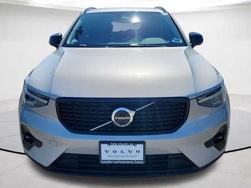 2025 Volvo XC40 Plus