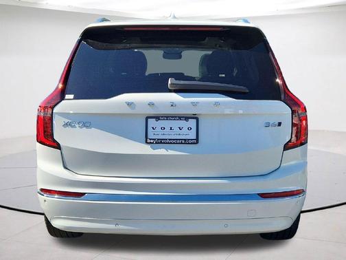 Crystal White Pearl 2026 Volvo XC90 B6 Ultra 7-Seater