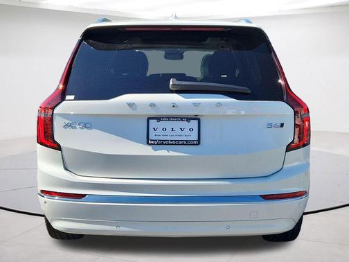 Crystal White Pearl 2026 Volvo XC90 B6 Ultra 7-Seater