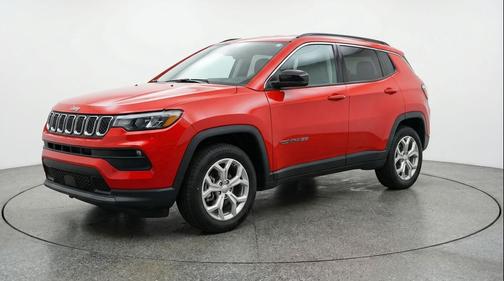 Red Hot Pearlcoat 2025 Jeep Compass Latitude
