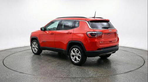 Red Hot Pearlcoat 2025 Jeep Compass Latitude