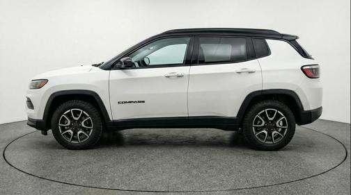 Bright White Clearcoat 2025 Jeep Compass Trailhawk