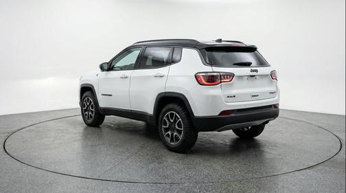 Bright White Clearcoat 2025 Jeep Compass Trailhawk