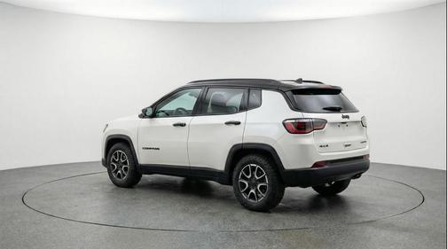 Bright White Clearcoat 2025 Jeep Compass Trailhawk