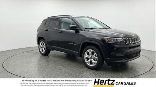 Diamond Black Crystal Pearlcoat 2025 Jeep Compass Latitude
