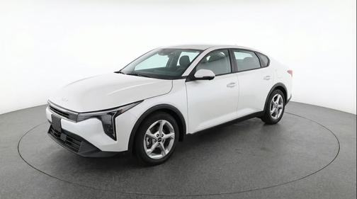Snow White Pearl 2025 Kia K4 LXS