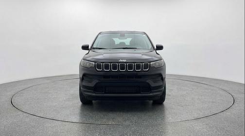 Diamond Black Crystal Pearlcoat 2025 Jeep Compass Latitude