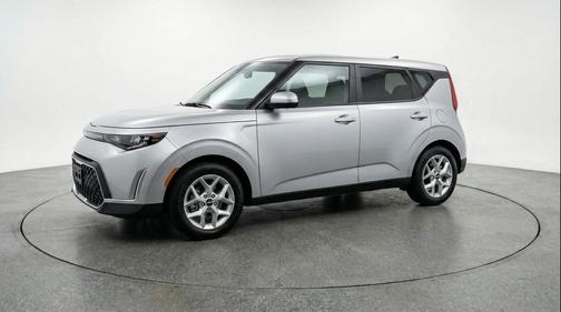 Steel Gray 2025 Kia Soul LX