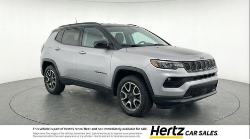 Silver Zynith Metallic Clearcoat 2025 Jeep Compass Trailhawk